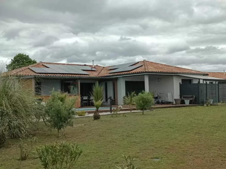 Pose de panneaux photovoltaïques à Laluque, Les Landes, SLER