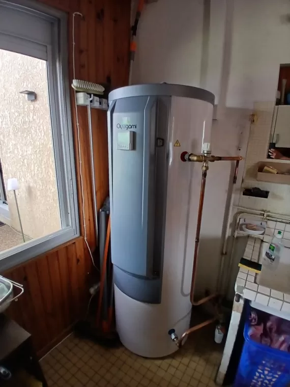 Pose d'un chauffe-eau thermodynamique à Saint-Vincent-de-Paul, Les Landes, SLER