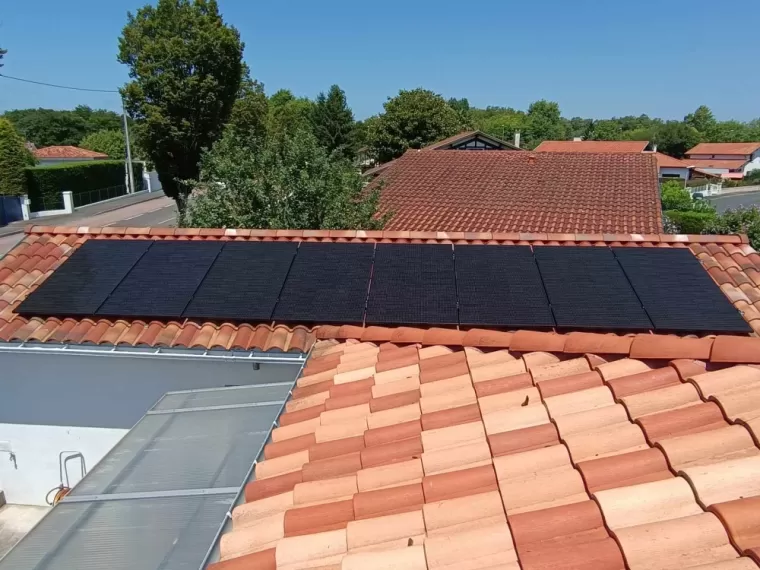 Pose de panneaux photovoltaïques à Anglet, Les Landes, SLER