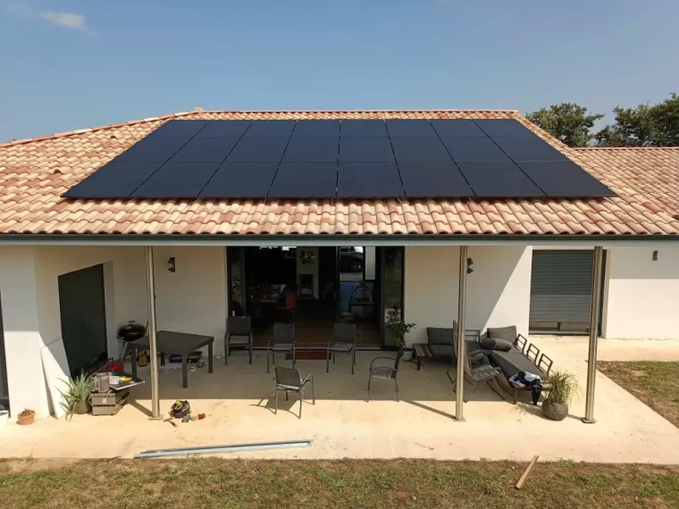 Pose de panneaux photovoltaïques à Momuy, Les Landes, SLER