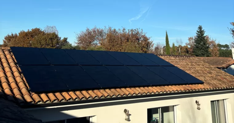 Pose de panneaux photovoltaïques à Sanguinet, Les Landes, SLER