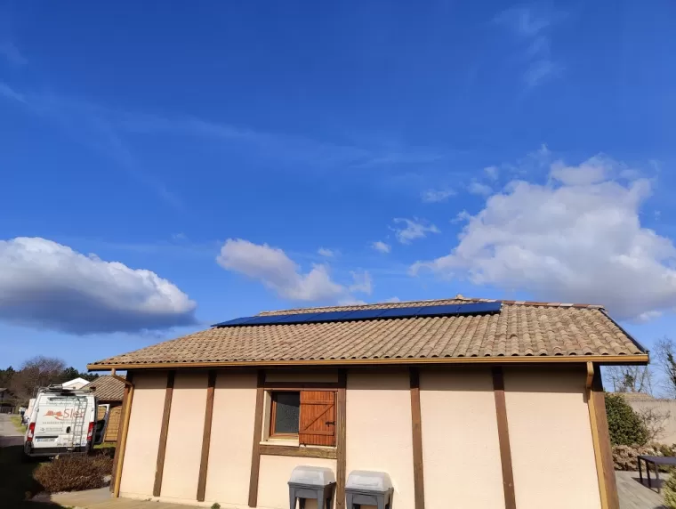 Pose de panneaux photovoltaïques à Gastes, Les Landes, SLER