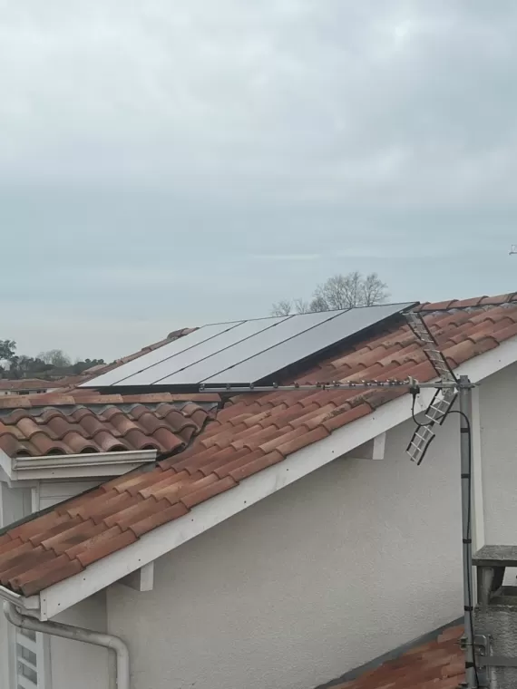 Pose de panneaux photovoltaïques à Benesse-Maremne, Les Landes, SLER
