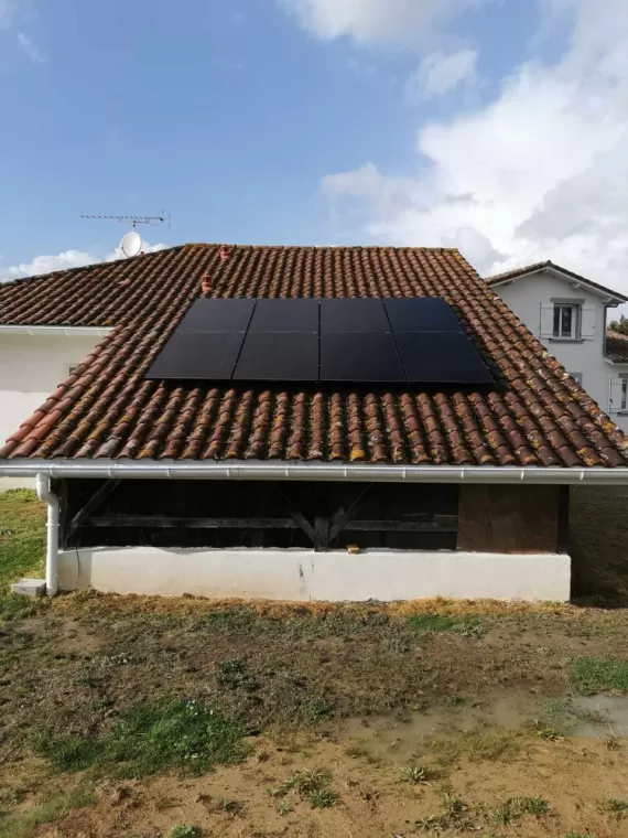 Installation de panneaux photovoltaïques à Gamarde-les-Bains, Les Landes, SLER