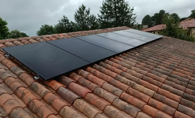 Pose de panneaux photovoltaïques à Morcenx, Les Landes, SLER