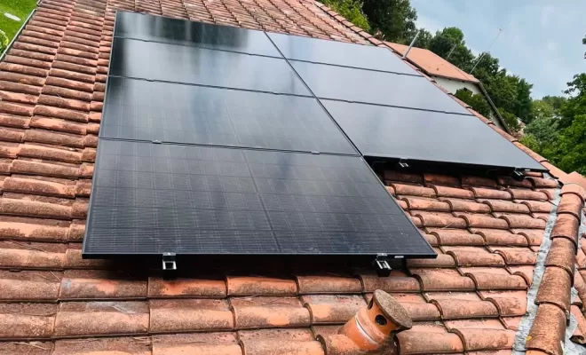 Pose de panneaux photovoltaïques à Vieux-Boucau-les-Bains, Les Landes, SLER