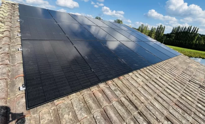 Pose de panneaux photovoltaïques à Lévignacq, Les Landes, SLER