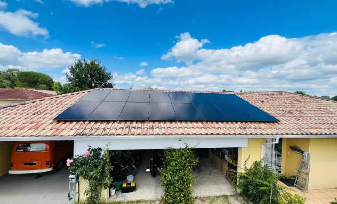Pose de panneaux photovoltaïques à Saugnac-et-Cambran